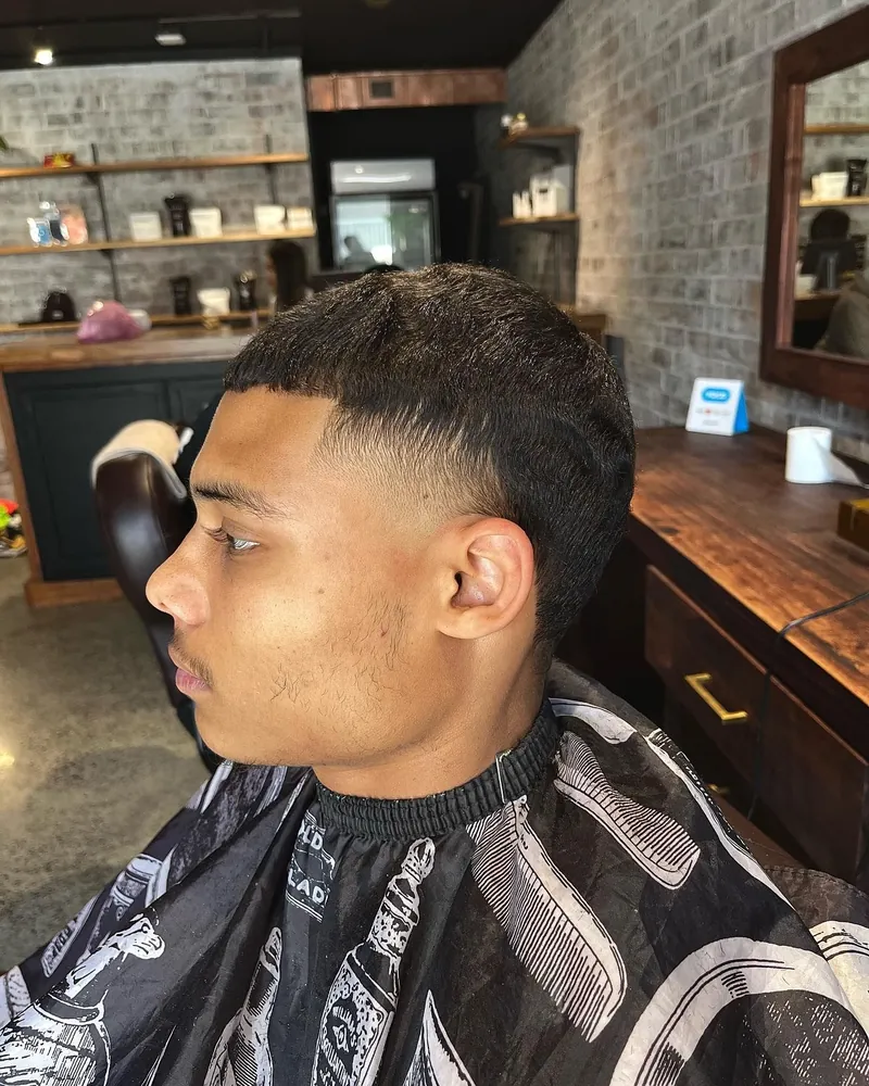 French crop, low taper